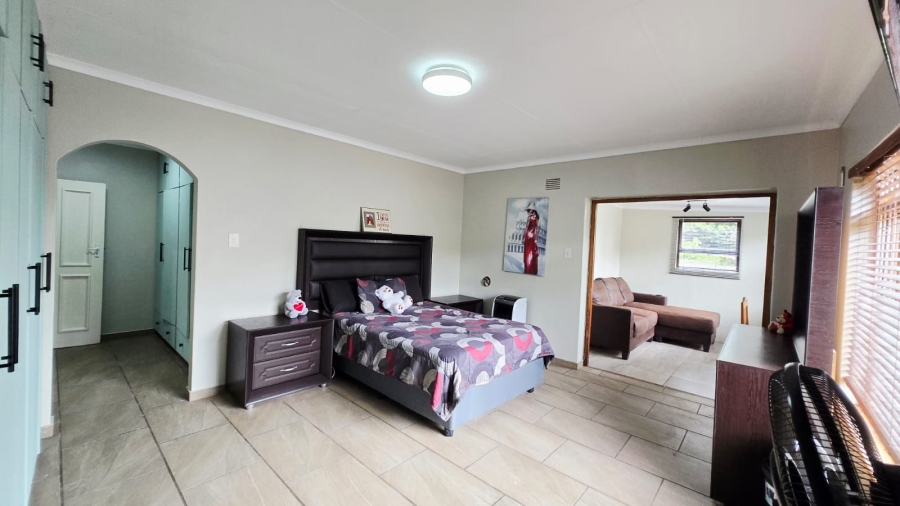 6 Bedroom Property for Sale in The Village Western Cape